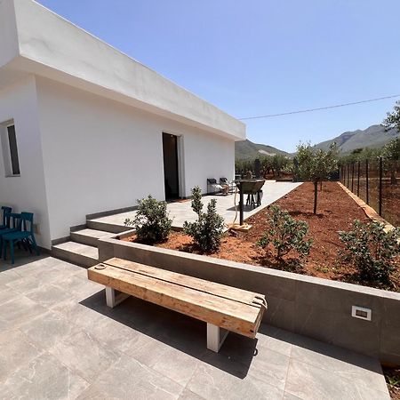 Villa Santareddi กัสเตลลุซโซ ภายนอก รูปภาพ