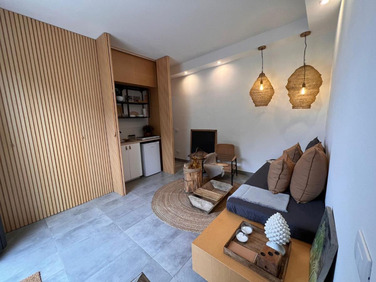 Villa Santareddi กัสเตลลุซโซ ภายนอก รูปภาพ